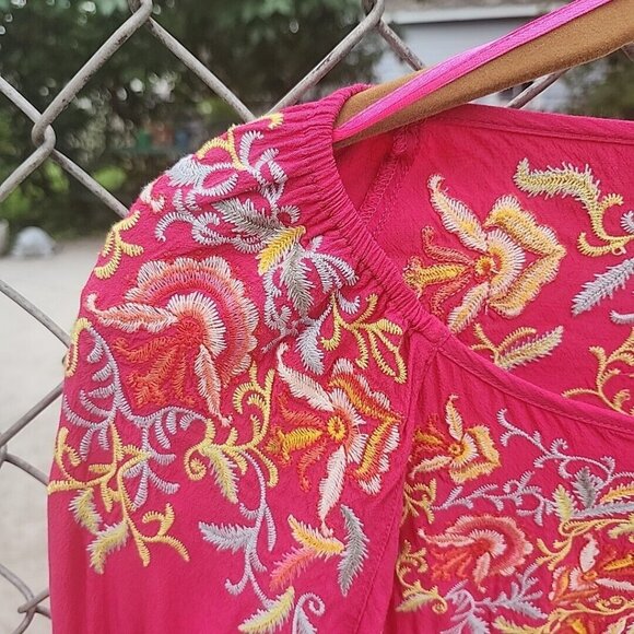 Size XS Fuchsia Floral Embroidered 3/4 Sleeve Blouse by John Mark Baby Doll Boho - Picture 3 of 11